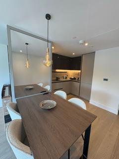 2 bedroom apartment to rent, Westmont Apartments, Fountain Park Way, London