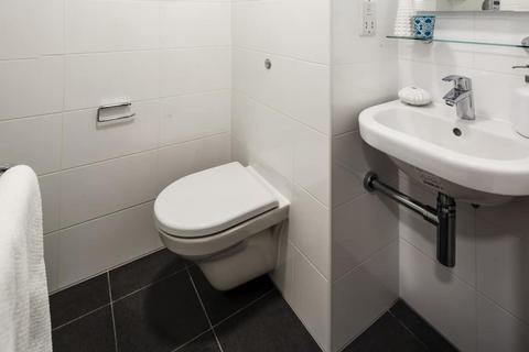 Studio to rent, Thurston Road