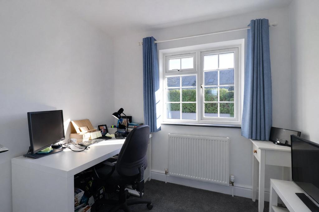 Bedroom 2 (2)