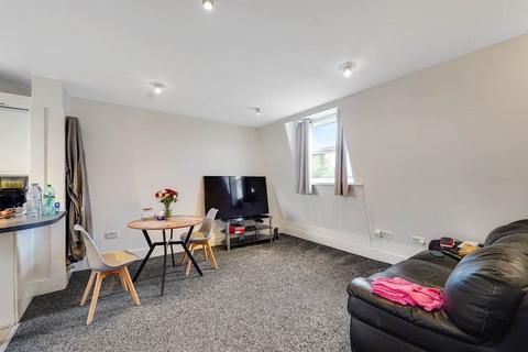 2 bedroom flat for sale, Brydges Road, London