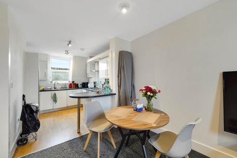 2 bedroom flat for sale, Brydges Road, London