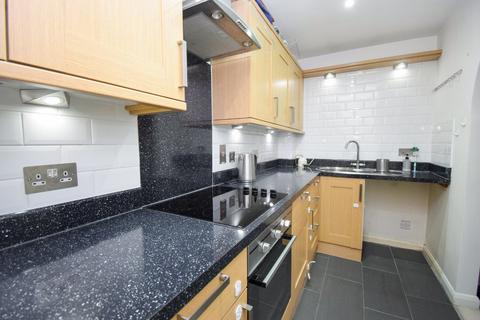 2 bedroom apartment for sale, Missenden Gardens, Burnham, Buckinghamshire, SL1