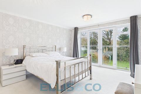 5 bedroom detached house for sale, Vauxhall Gardens, Tonbridge, Kent, TN11