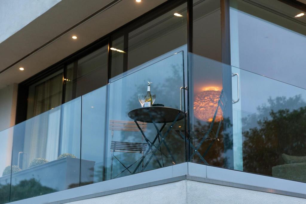 MASTER SUITE BALCONY DETAIL.jpg