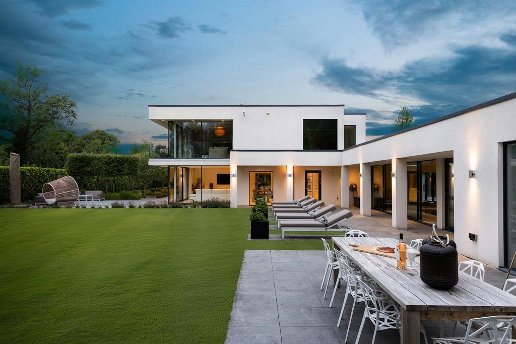 ALFRESCO DINING.jpg