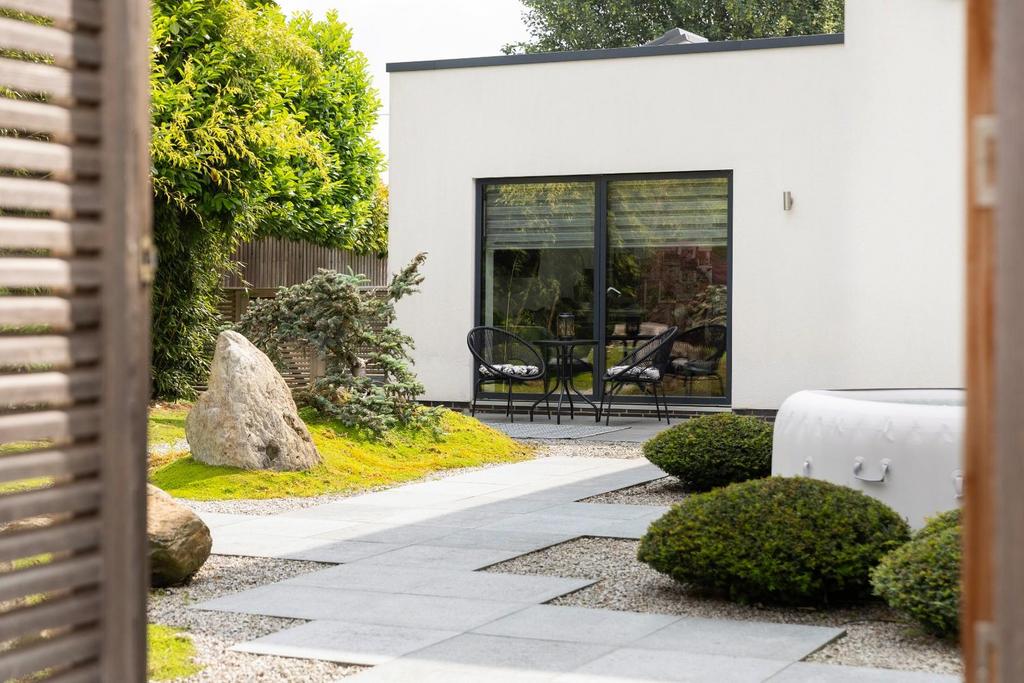 ZEN GARDEN DETAIL.jpg