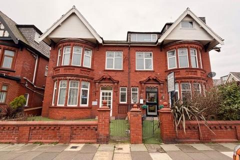 Hospitality for sale, 20-22 Holmfield Rd Blackpool FY2 9TB