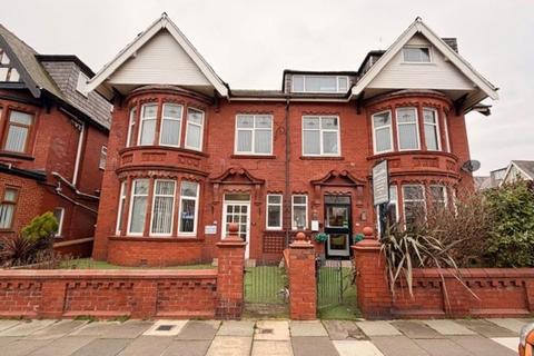 Hospitality for sale, 20-22 Holmfield Rd Blackpool FY2 9TB