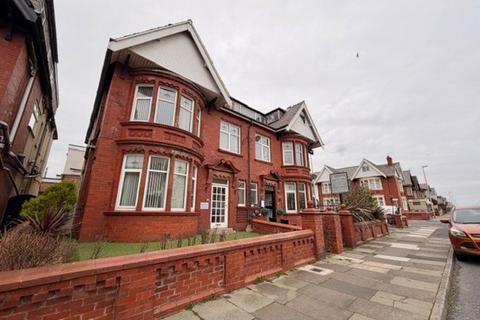 Hospitality for sale, 20-22 Holmfield Rd Blackpool FY2 9TB