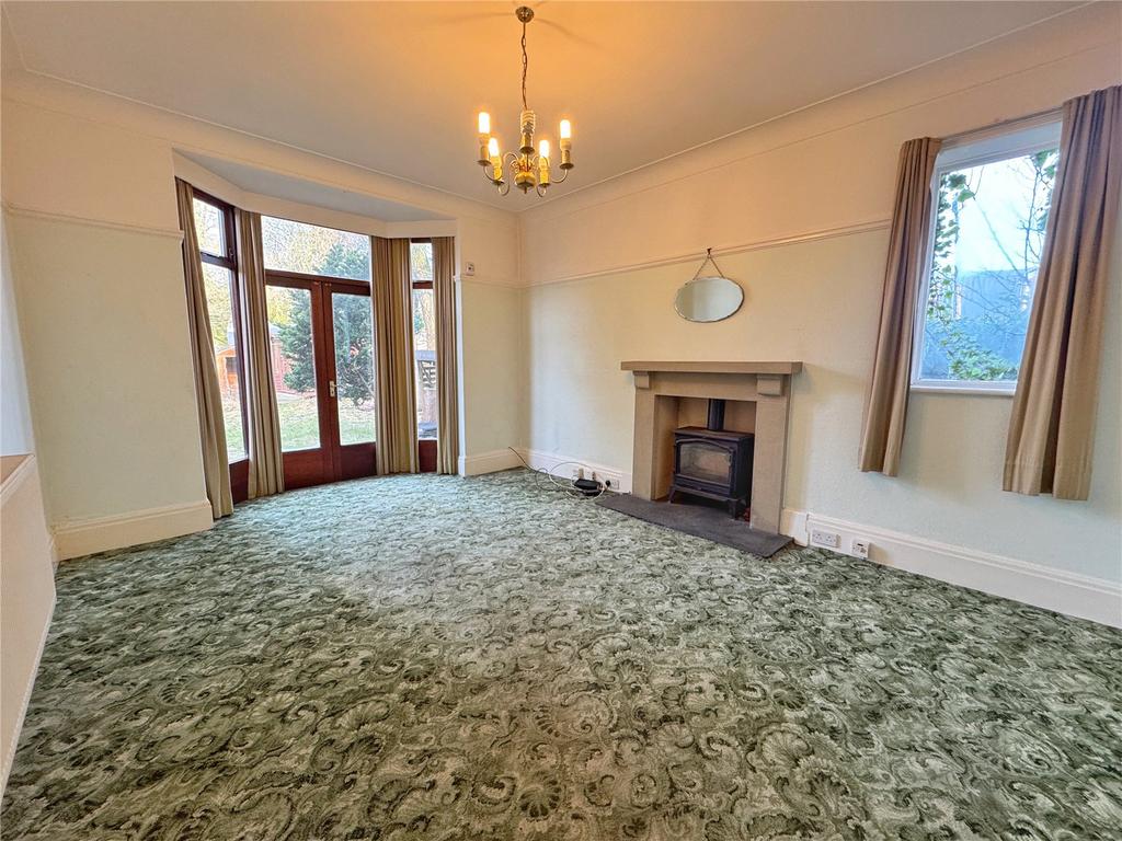 Sitting/Dining Room