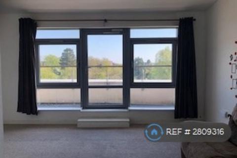 1 bedroom penthouse to rent, Windmill Road, Slough, SL1