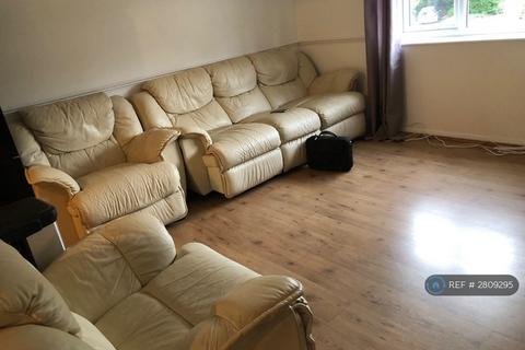 2 bedroom flat to rent, Peel Court, Slough, SL1