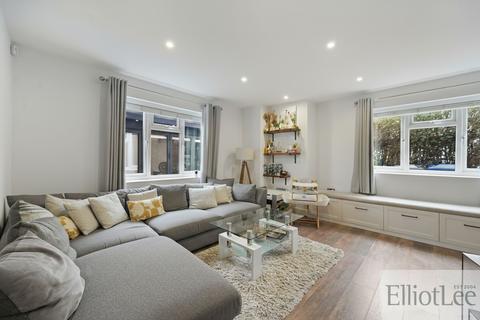 undefined, Millet Road, Greenford UB6