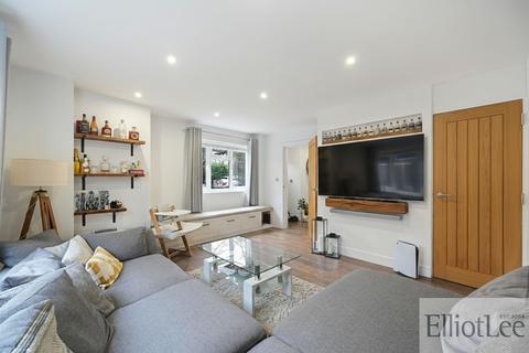 undefined, Millet Road, Greenford UB6