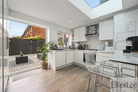 undefined, Millet Road, Greenford UB6