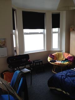 4 bedroom house share to rent, Broadfield Road