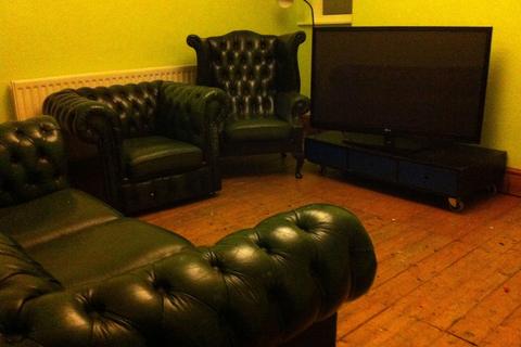 4 bedroom house share to rent, Broadfield Road