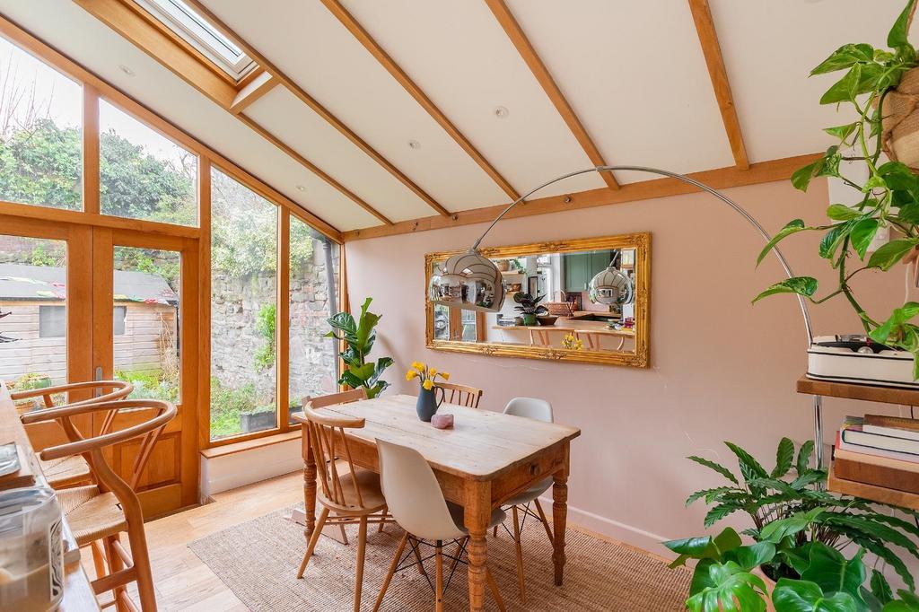 0 C5 GMR - Dining Room D.jpg