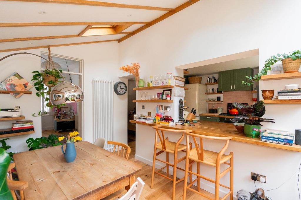 0 C5 GMR - Dining Room B.jpg