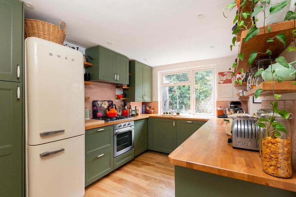 0 C5 GMR - Kitchen B.jpg