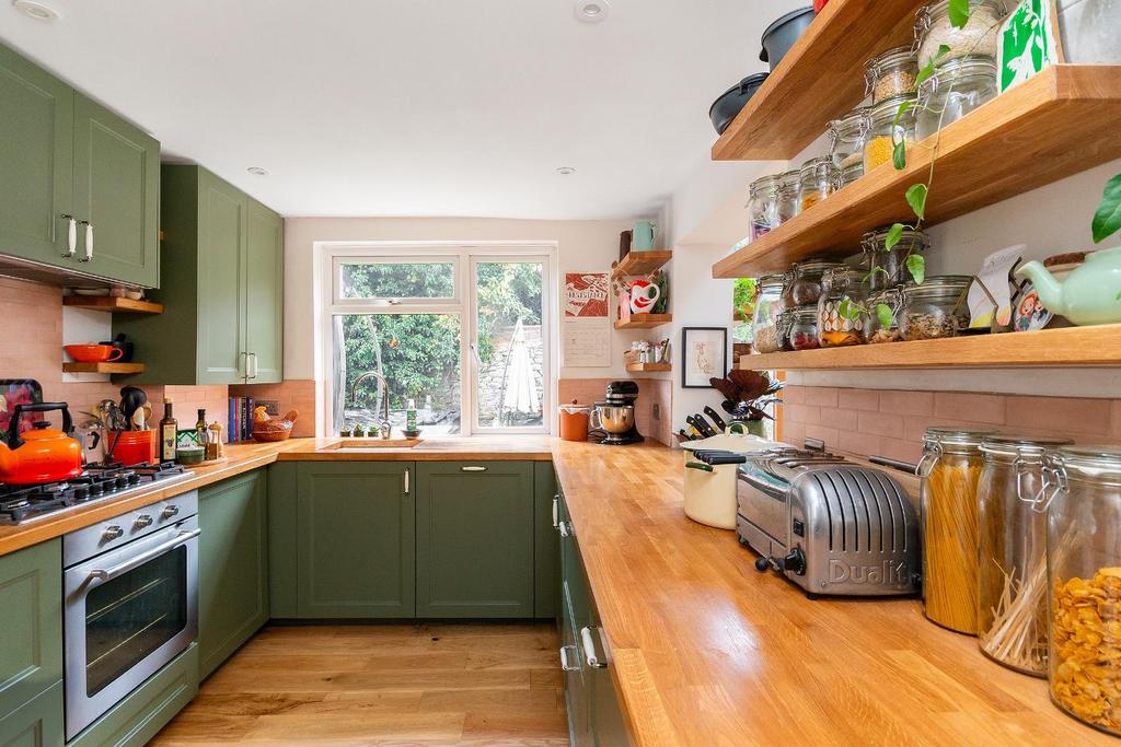 0 C5 GMR - Kitchen A.jpg