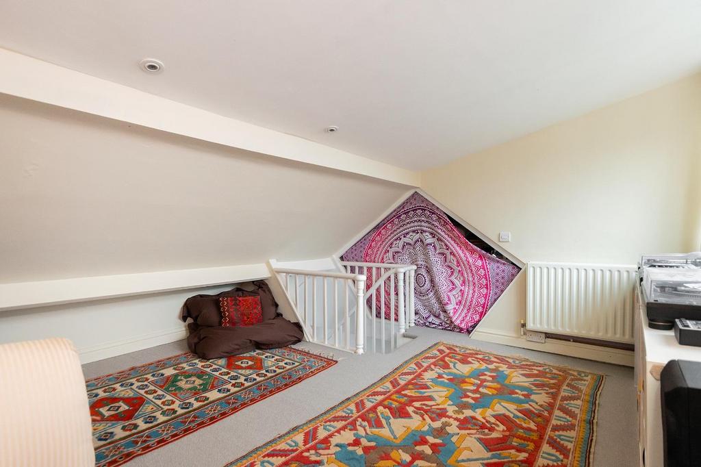 0 C5 GMR - Loft Room A.jpg