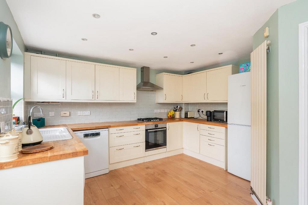 3 L1 RHD - Kitchen Diner E.jpg