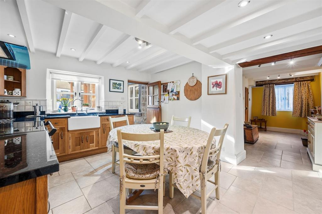 Breakfast Kitchen towards Garden Room.jpg
