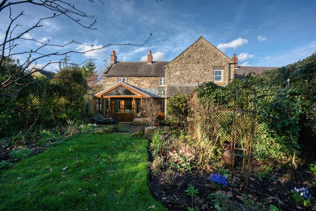 Garden - flower bed and Garden Room.jpg