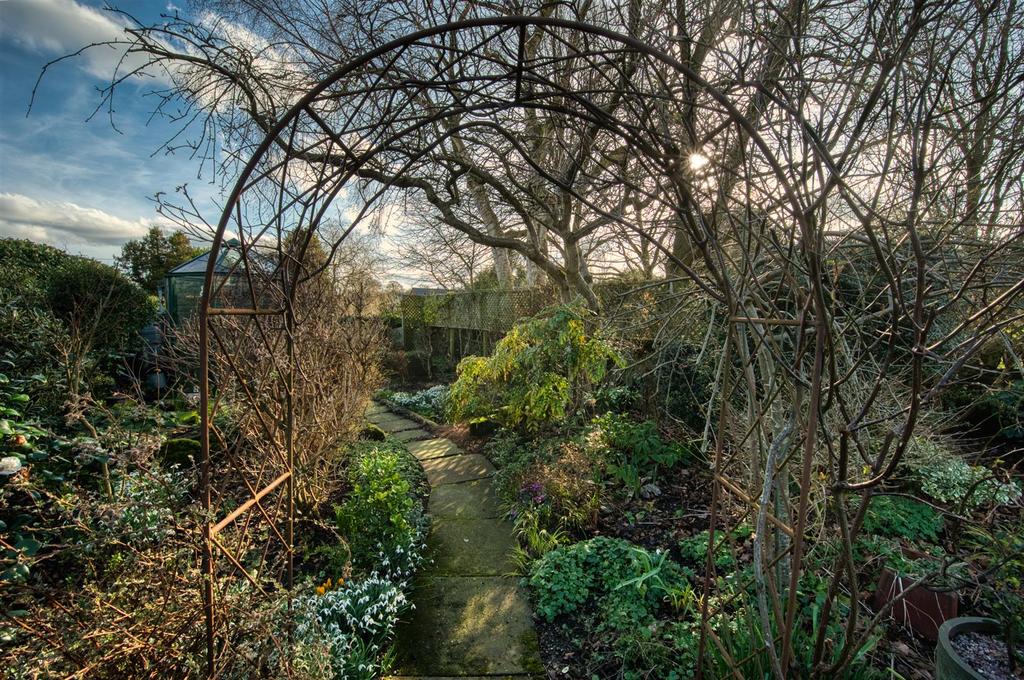 Garden path.jpg
