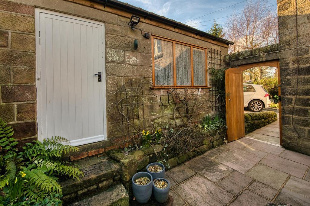 Garage - side entrance.jpg