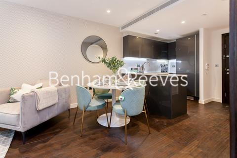 undefined, Royal Mint Street, Royal Mint Gardens E1