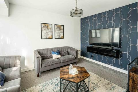 4 bedroom semi-detached house for sale, Iris Crescent, Bexleyheath, DA7