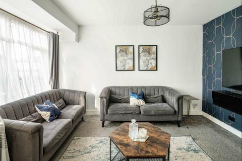4 bedroom semi-detached house for sale, Iris Crescent, Bexleyheath, DA7