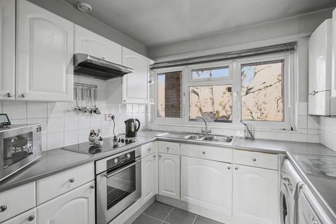 undefined, Robin Hood Close,  Farnborough , GU14