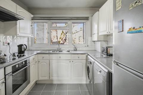undefined, Robin Hood Close,  Farnborough , GU14