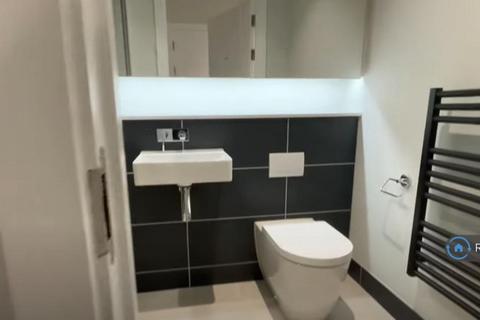 2 bedroom flat to rent, The Gate, Manchester, M4