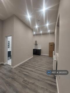 2 bedroom flat to rent, High St, Leighton Buzzard, LU7