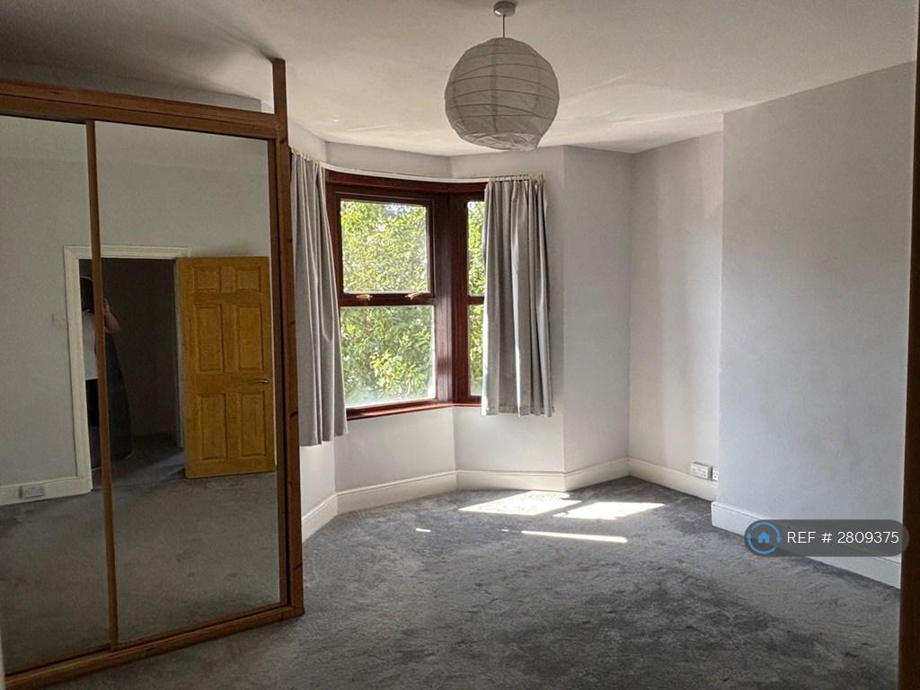 Bedroom 1 - Photo a