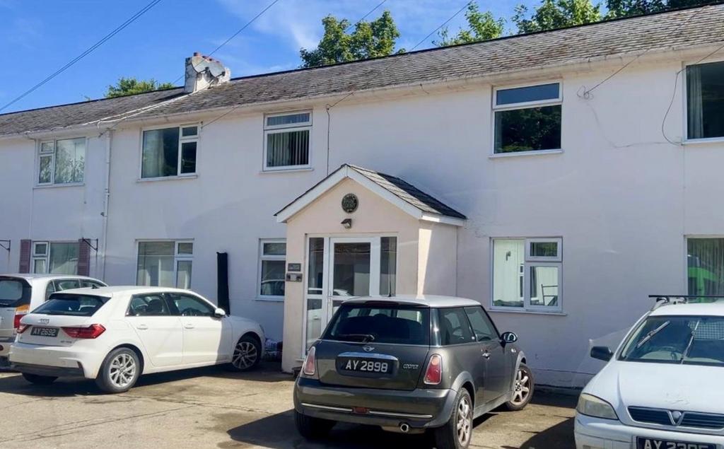 7 Park Court.jpg