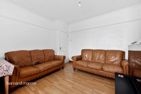 2 bedroom flat for sale, Manor Drive North, New Malden