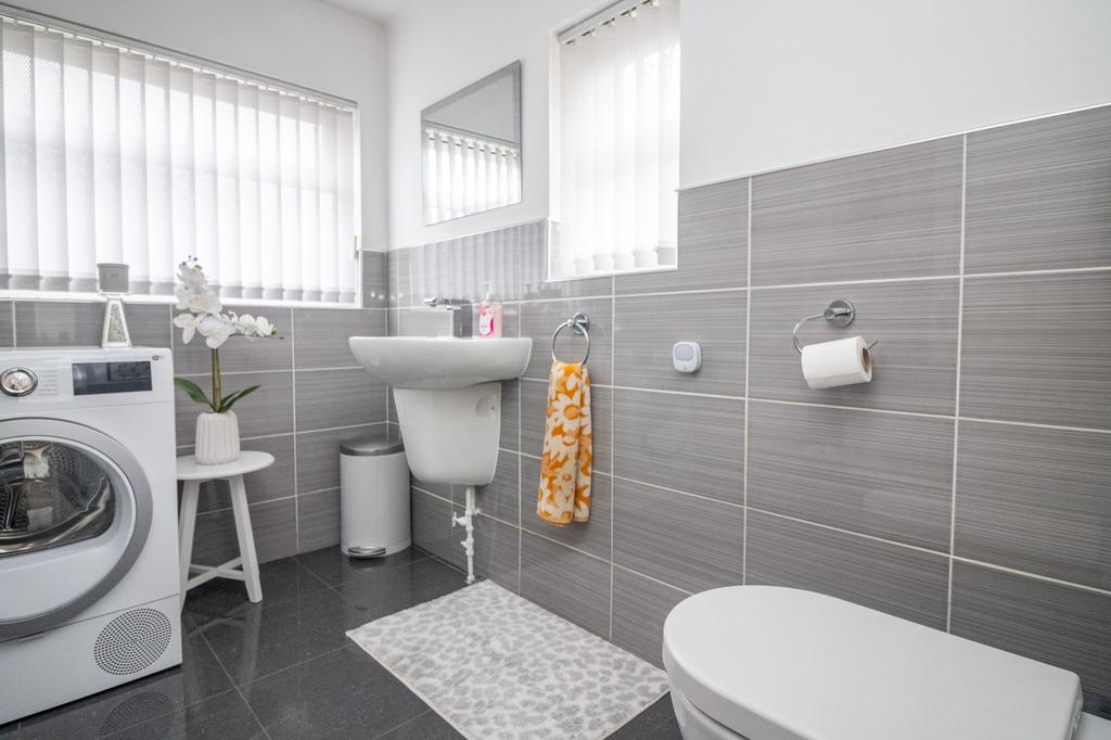 Cloakroom/wc