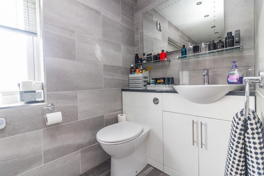 En suite bathroom
