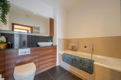 2 bedroom maisonette for sale, Cyrus Field Street, Greenwich