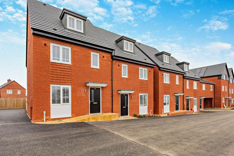 3 bedroom townhouse to rent, Brome Close, Harpole, Northampton, NN7