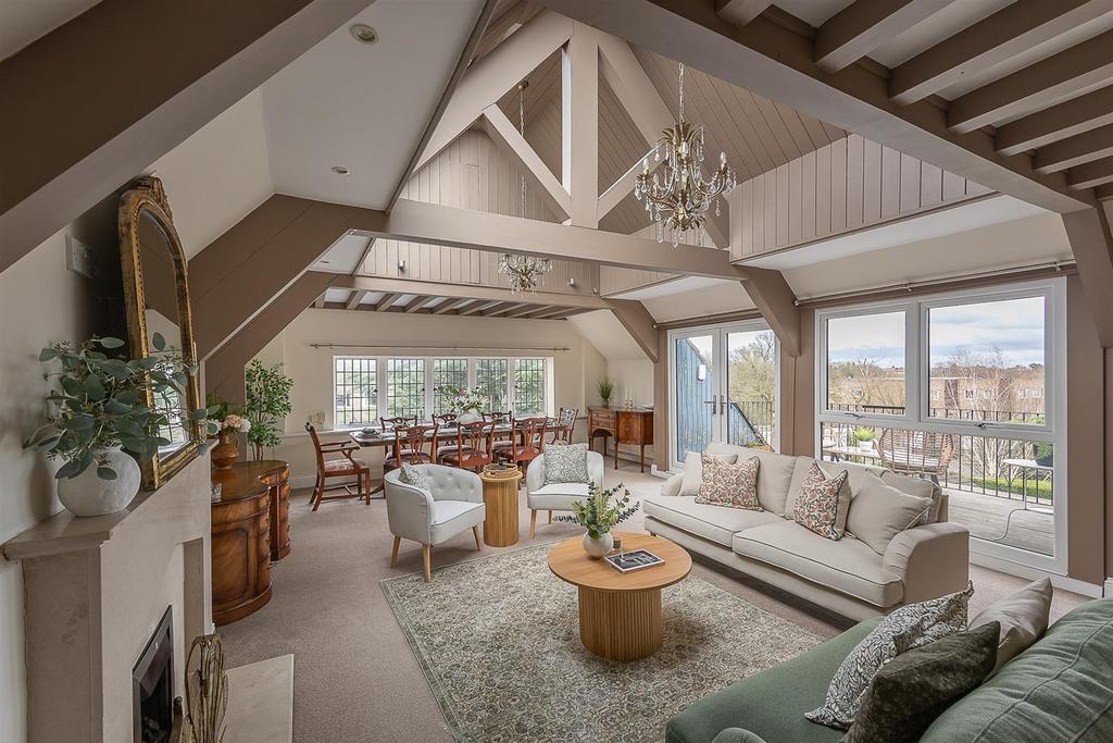 Lounge/Dining Room