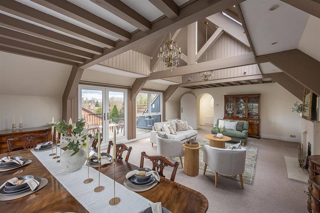 Lounge/Dining Room