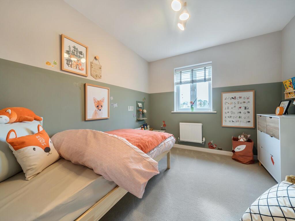 Bedroom..jpeg