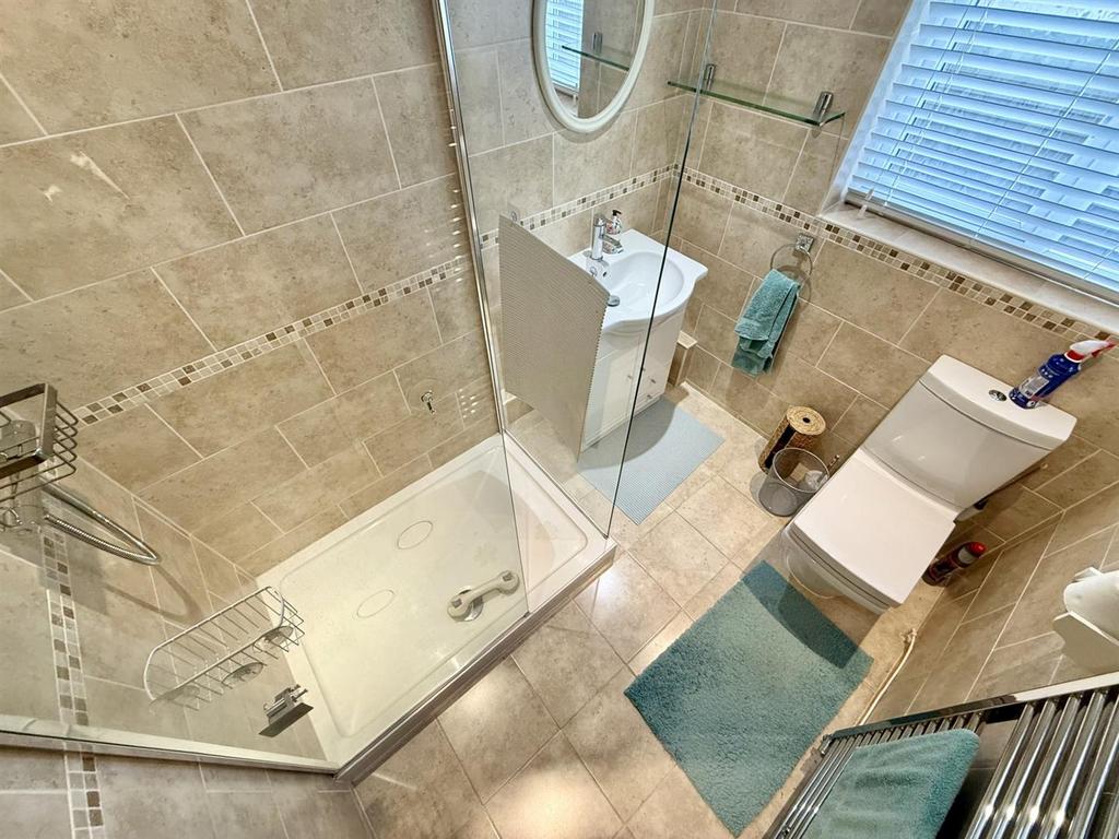Shower Room.jpg