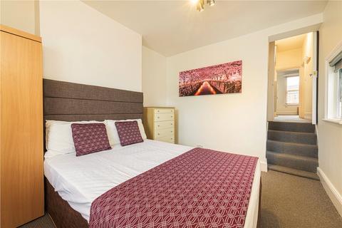 2 bedroom apartment to rent, East Hill, SW18